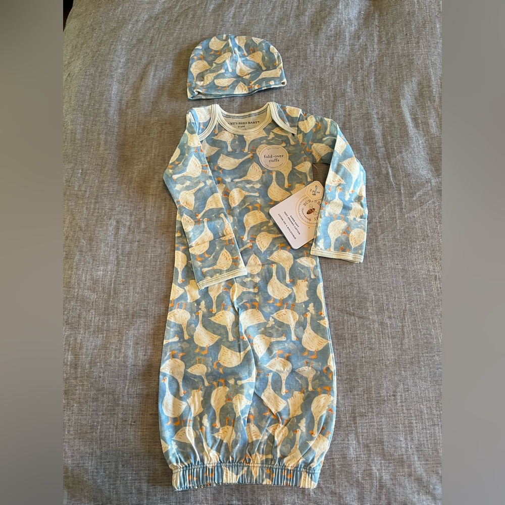 Nwt Burt’s bees baby gown and hat